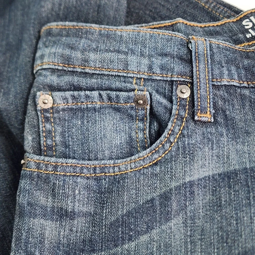 Signature Levi Strauss Jeans Mens 29x32 Straight Leg Blue Denim Minimalist Indie